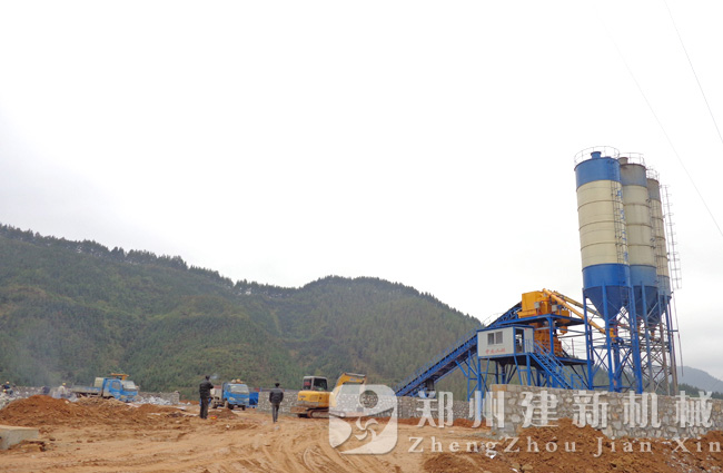广西凤山县中交二航局HZS90混凝土leyu.乐鱼（集团）智能科技股份有限公司网站站现场