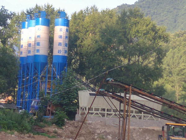 三门峡120混凝土leyu.乐鱼（集团）智能科技股份有限公司网站站设备工作现场
