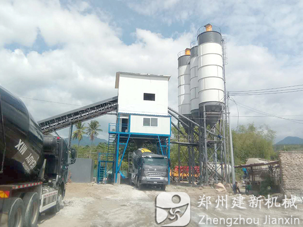 建新机械120混凝土leyu.乐鱼（集团）智能科技股份有限公司网站站在菲律宾工作现场